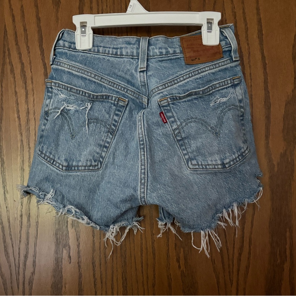 Levi denim shorts❤️